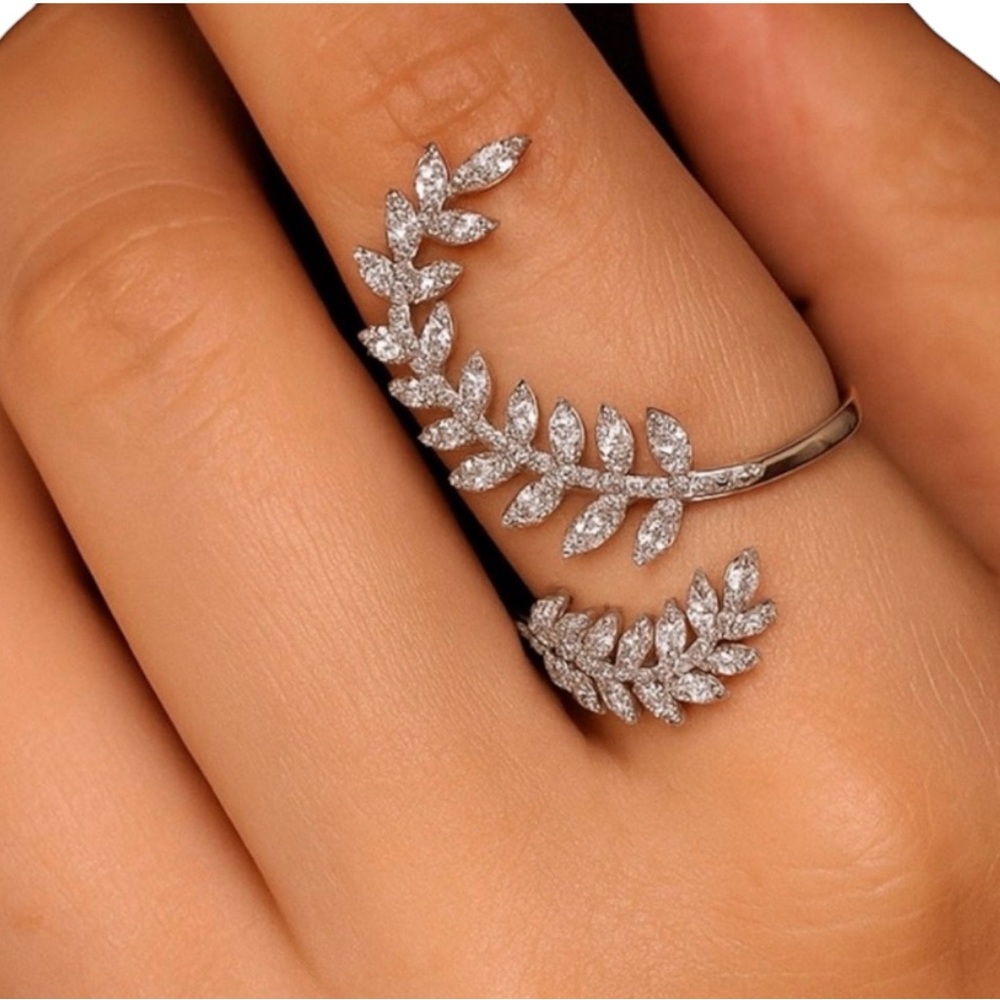 ELEGANT SILVER TONE LEAF DESIGN RING